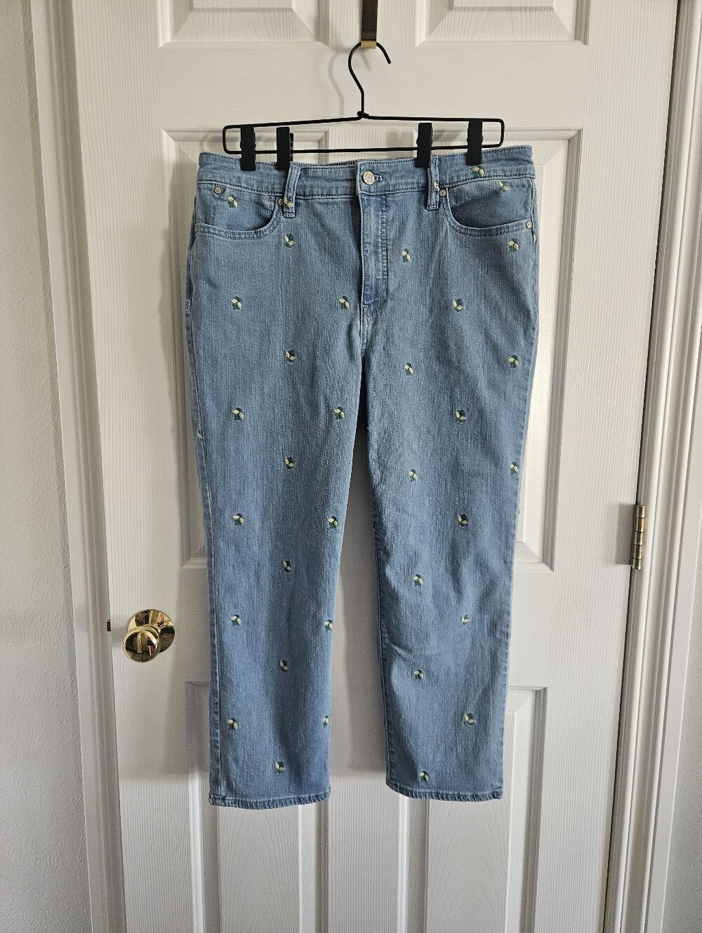 NWOT Talbots 'Tossed Lemon' Embroidered Straight Cropped Jeans
